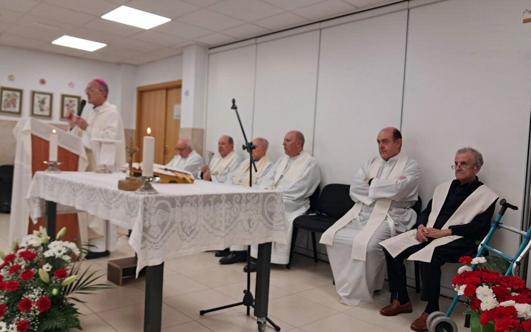Celebración de la fiesta de San Juan Pablo II en la Residencia de Mayores de Alovera